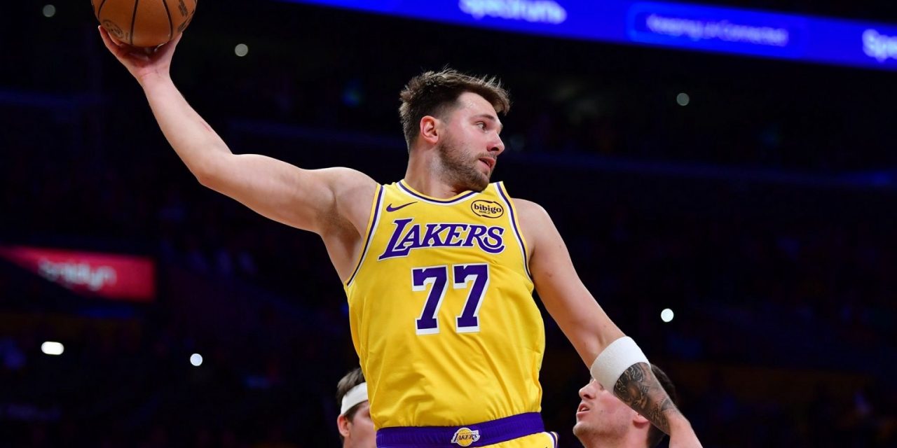 LA Lakers Hancurkan Warriors Di NBA, Luka Dončić Bersinar