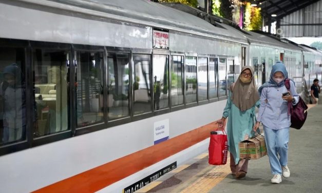 Puncak Arus Mudik: KAI Prediksi 51 Ribu Penumpang Mudik