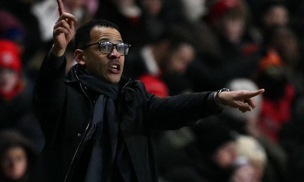 Liam Rosenior Minta Waktu Di Tengah Performa Chelsea