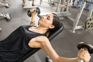 Waspada Bahaya Olahraga Malam Di Ruangan Ber-AC