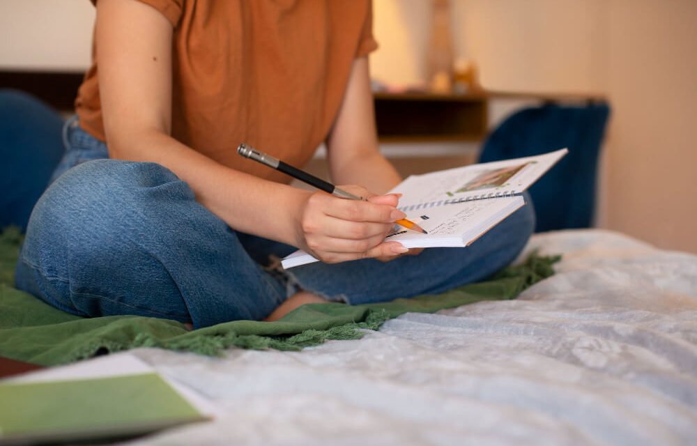 Menulis Jurnal: Cara Lawan Stres Paling Murah Di Kalangan Gen Z