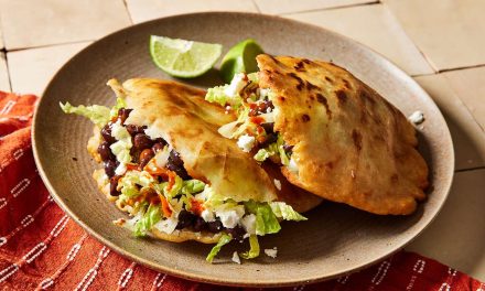 Gorditas Meksiko: Kuliner Roti Kantong Jagung Isi Daging Chipotle