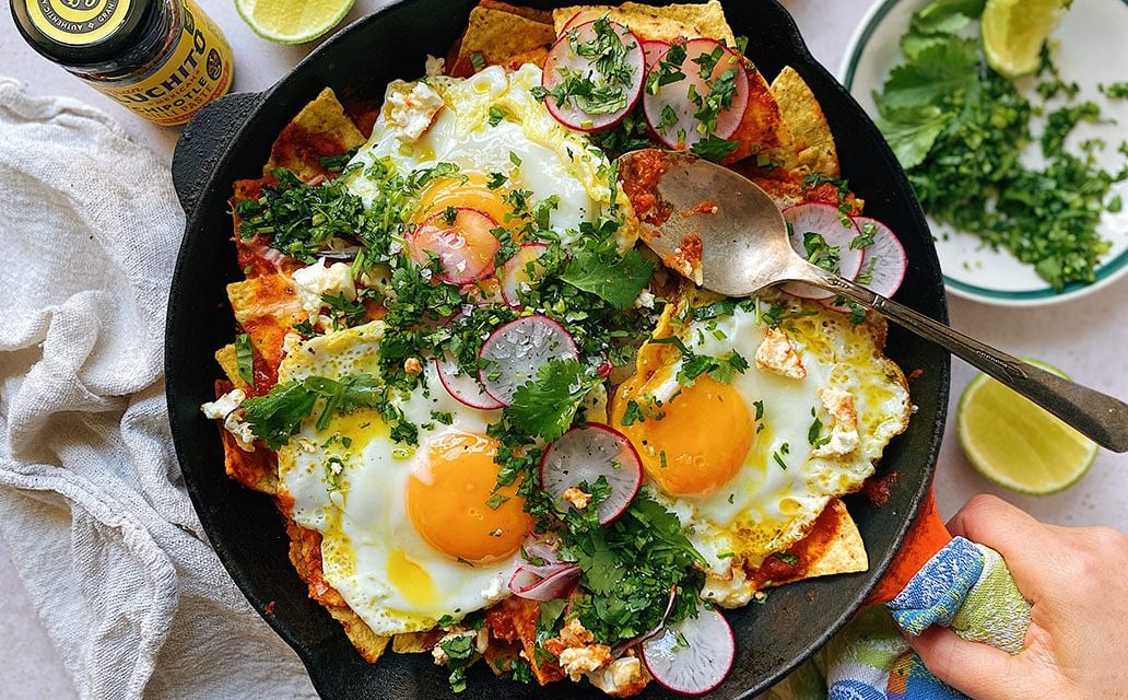 Chilaquiles Meksiko: Tortilla Yang Di Masak Dalam Saus Salsa