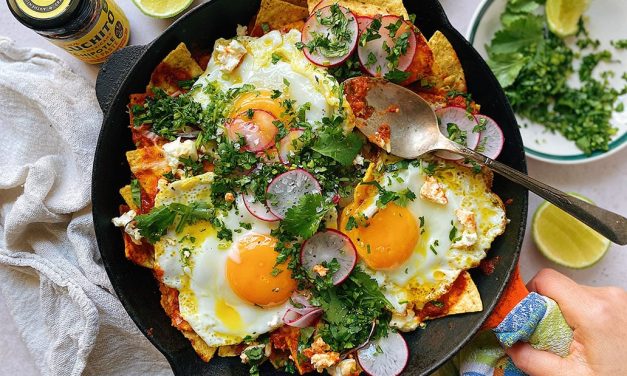 Chilaquiles Meksiko: Tortilla Yang Di Masak Dalam Saus Salsa