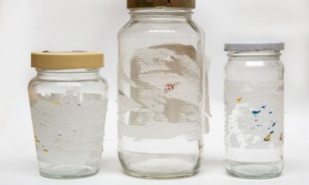 Trik Hilangkan Sisa Lem Stiker Pada Botol Agar Tetap Mulus