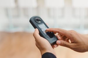 Ricoh Theta X2 Rilis: Kamera 8K Bisa Live Streaming 360 Derajat