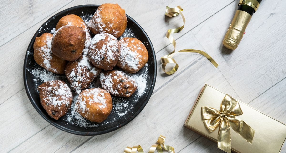 Oliebollen Belanda: Donat Isi Kismis Khas Malam Tahun Baru
