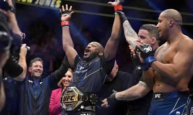 Jon Jones Hancurkan Lawan Lewat KO Spektakuler Ronde 1