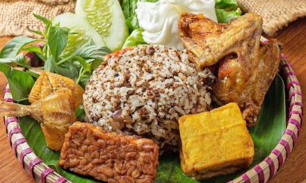 Nasi Tutug Oncom Tasikmalaya: Nasi Warm-Up Oncom Bakar