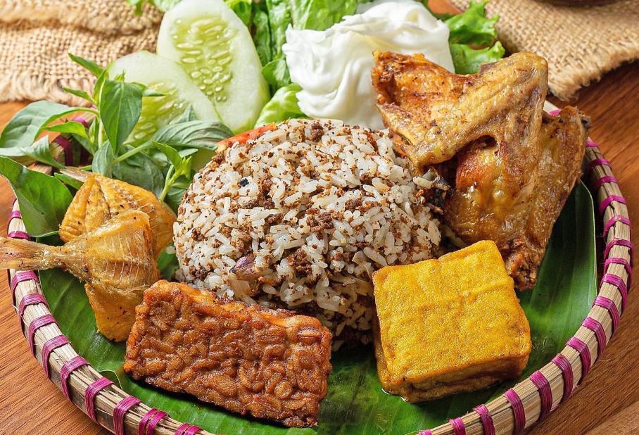 Nasi Tutug Oncom Tasikmalaya: Nasi Warm-Up Oncom Bakar