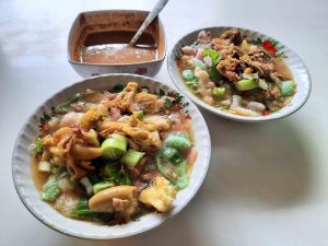 Soto Sokaraja Banyumas: Soto Daging Sapi Bumbu Kacang Gurih