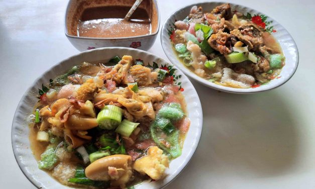Soto Sokaraja Banyumas: Soto Daging Sapi Bumbu Kacang Gurih