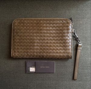 Dompet Kulit Bottega Veneta Intrecciato Makin Laris Di Gen Z