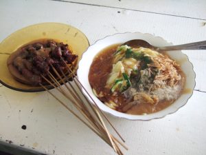 Mie Ongklok Khas Wonosobo: Sajian Mi Bersama Sate Sapi