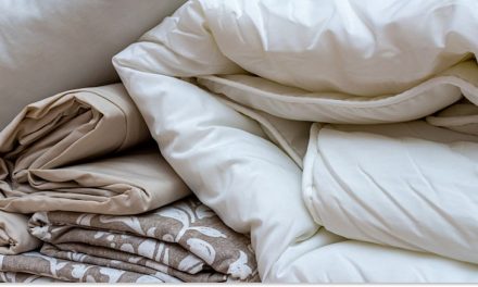 Hack Merapikan Selimut Tebal Atau Bedcover Agar Hemat Tempat