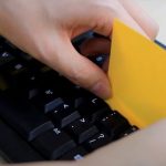 Hack Membersihkan Debu Halus Di Sela-Sela Keyboard Laptop
