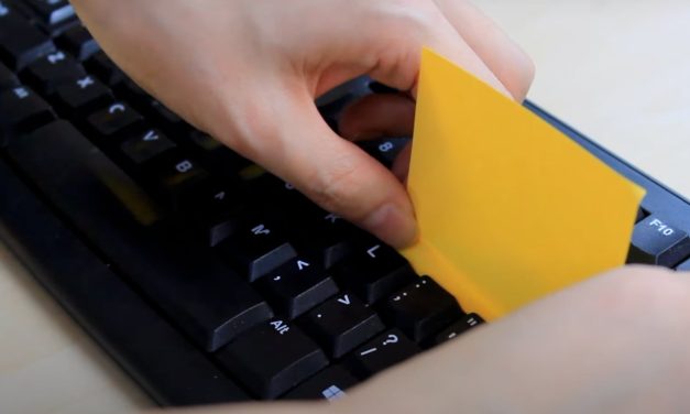 Hack Membersihkan Debu Halus Di Sela-Sela Keyboard Laptop
